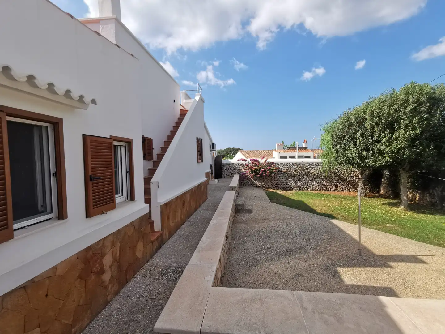 Vista exterior de Finca rústica en venda en Sant Lluís amb Aire condicionat, Calefacció i Jardí privat
