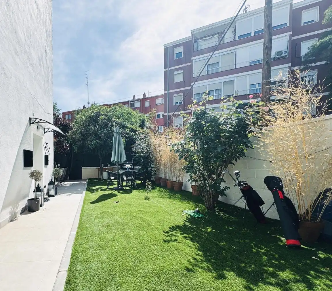 Garden of Detached homes for sale in Madrid