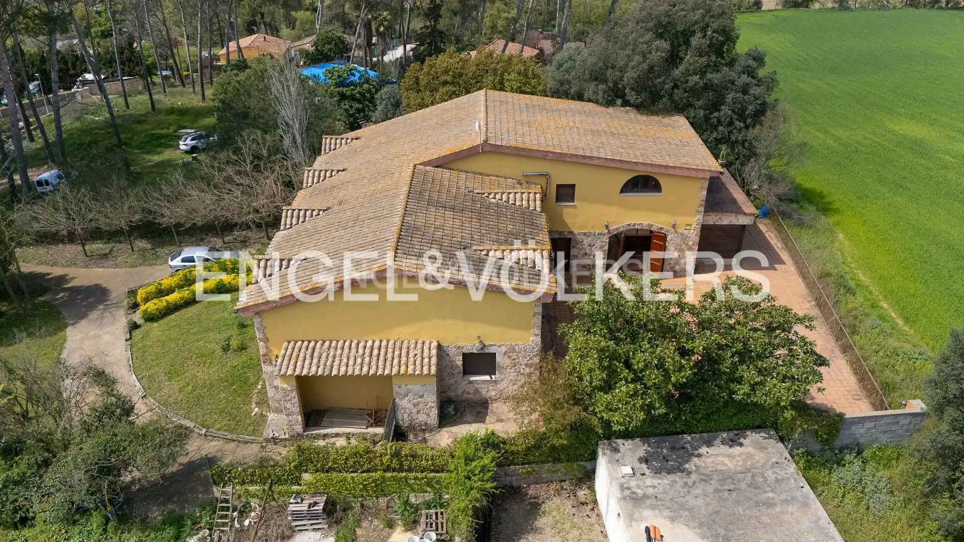 Vista exterior de Casa o chalet en venta en Montcada i Reixac con Calefacción, Jardín privado y Terraza