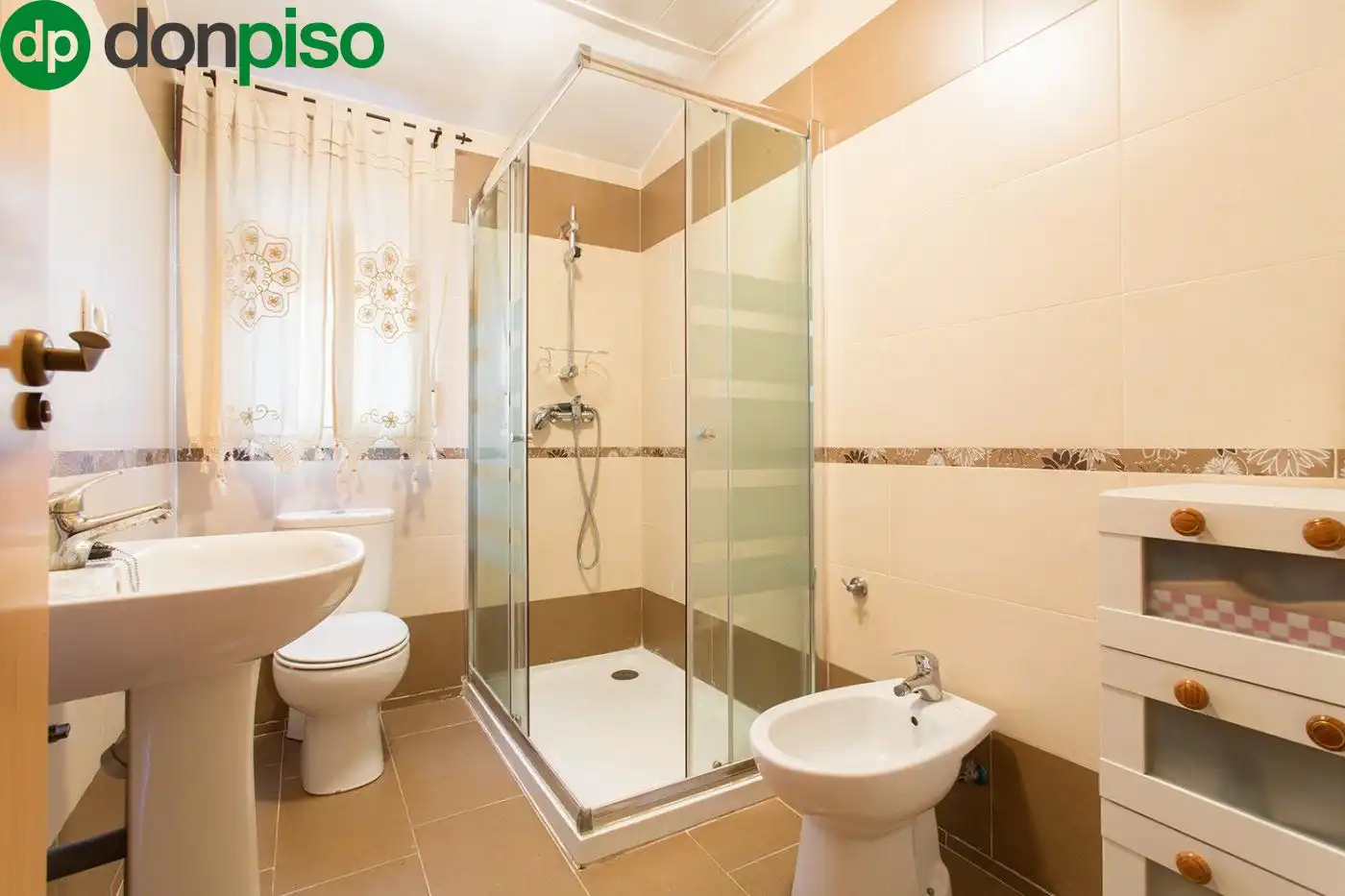 Baño de Casa o chalet en venta en Alamedilla con Parquet y Terraza