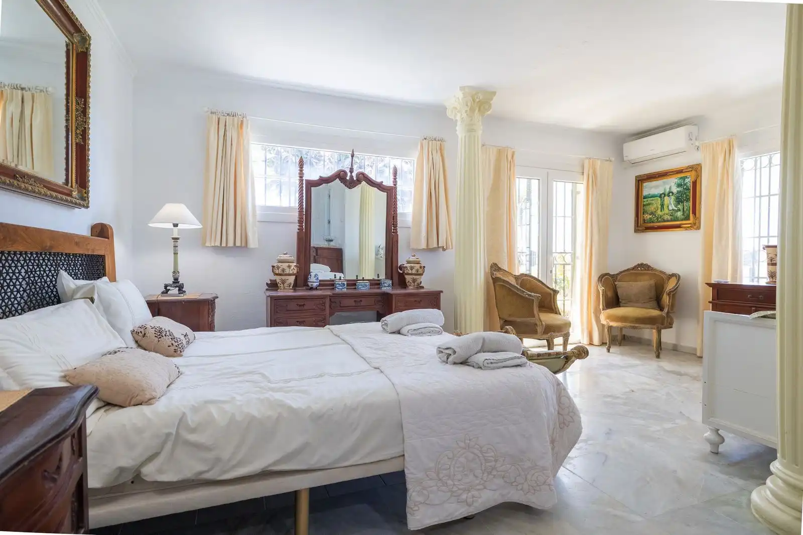 Dormitori de Casa adosada en venda en Estepona amb Aire condicionat, Terrassa i Traster