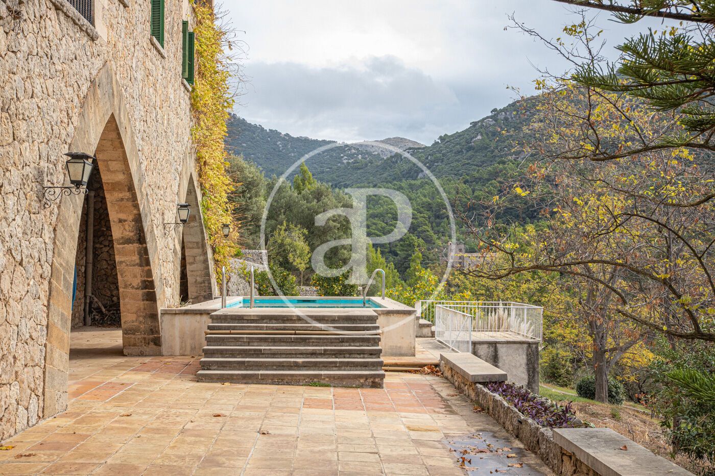 Vista exterior de Casa o xalet en venda en Valldemossa amb Jardí privat, Terrassa i Traster
