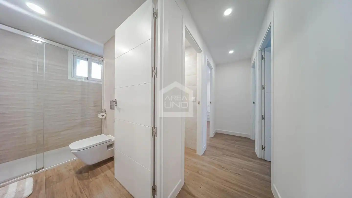 Baño de Piso en venta en Alcorcón con Aire acondicionado, Calefacción y Terraza