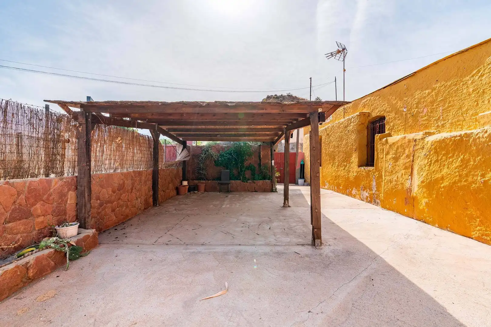 Vista exterior de Finca rústica en venda en Rioja amb Jardí privat