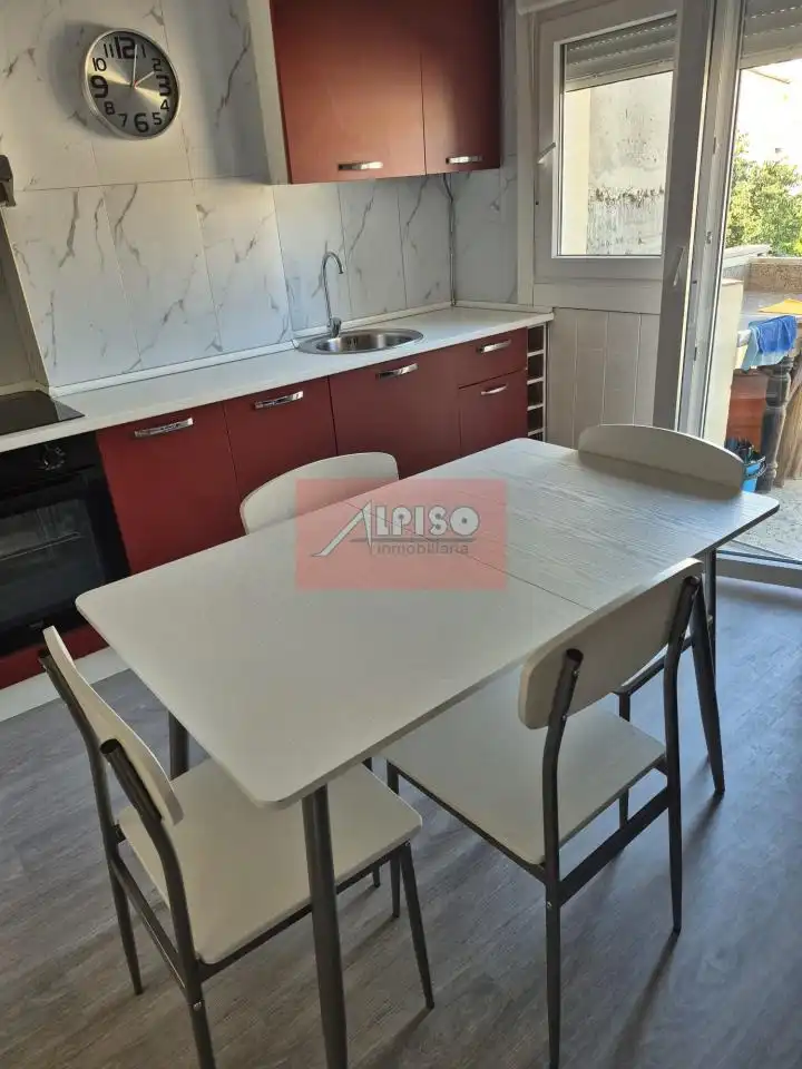 Cocina de Piso de alquiler en Ourense Capital  con Calefacción, Trastero y Amueblado
