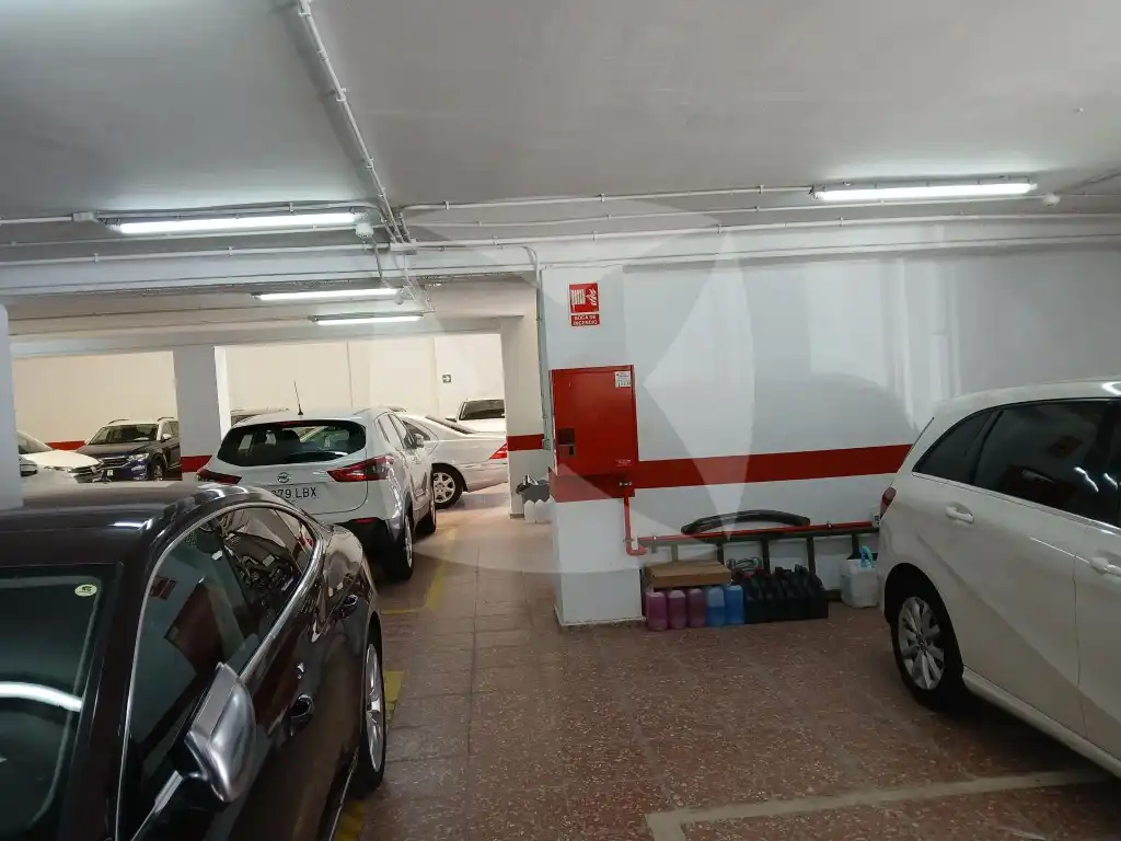 Nau industrial en venda a Calle Cocotero, Maria Auxiliadora - Barriada de Llera
