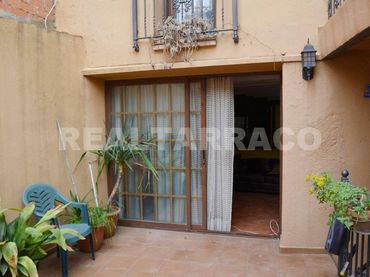 Casa rústica con balcón en venta en Sarral