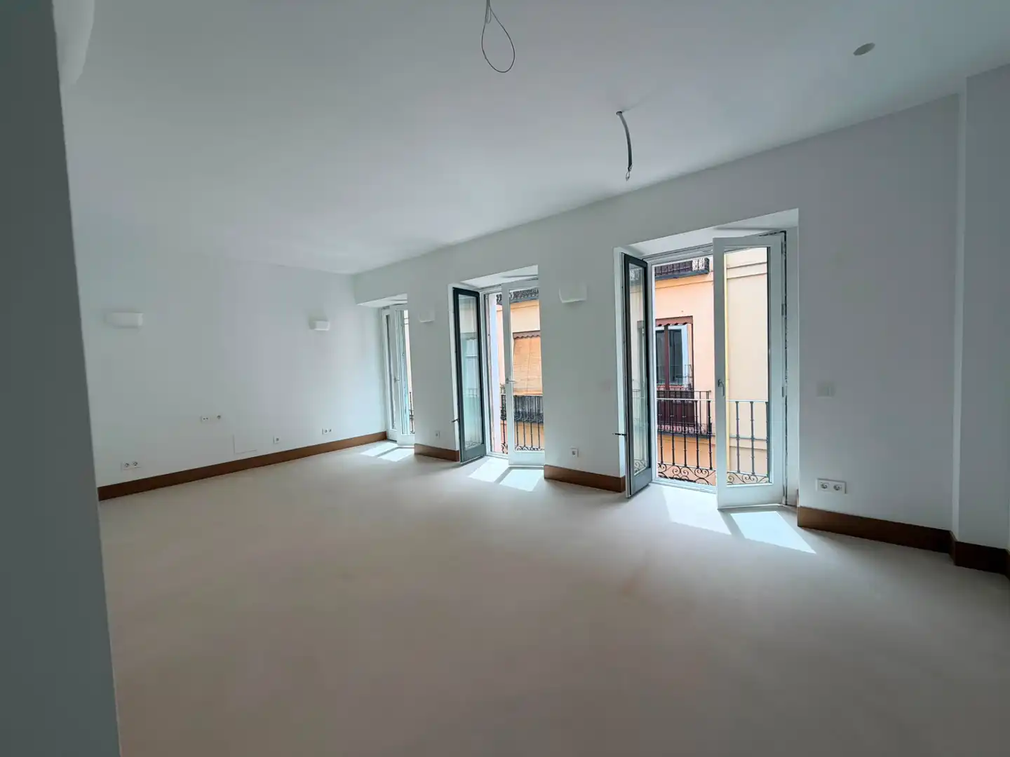 Living room of Flat for sale in Madrid  with Air Conditioner, Heating and Balcony