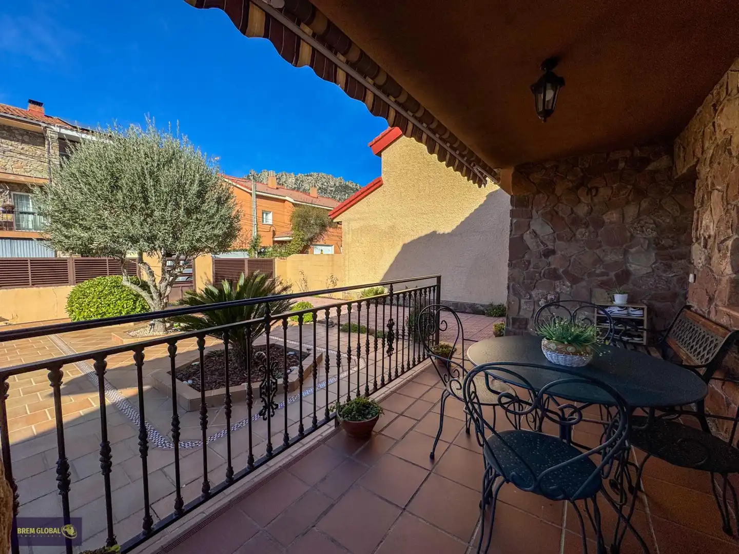 Terrassa de Casa adosada en venda en La Cabrera amb Calefacció, Jardí privat i Traster