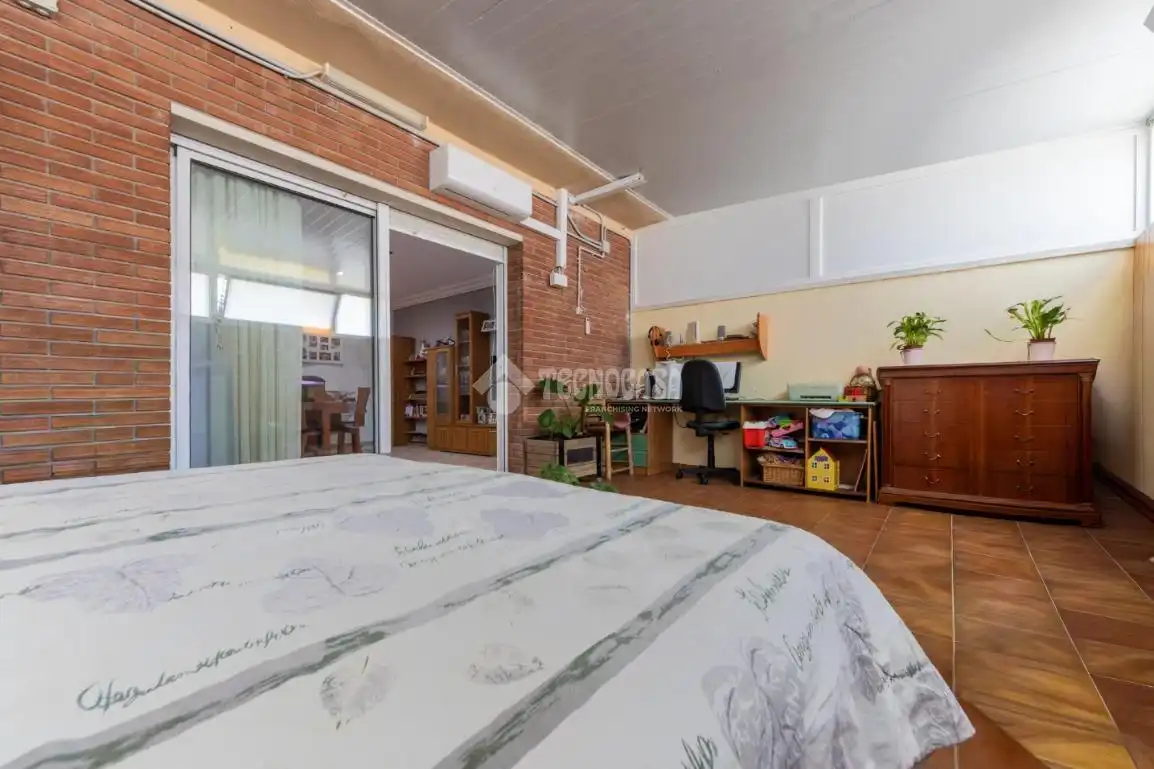 Habitación de Casa adosada en venta en Tarragona con Aire acondicionado