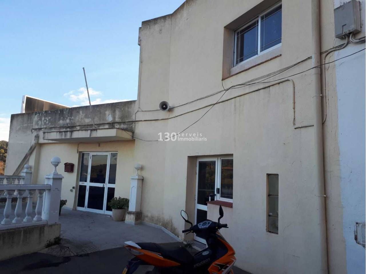 Vista exterior de Edifici en venda en El Perelló