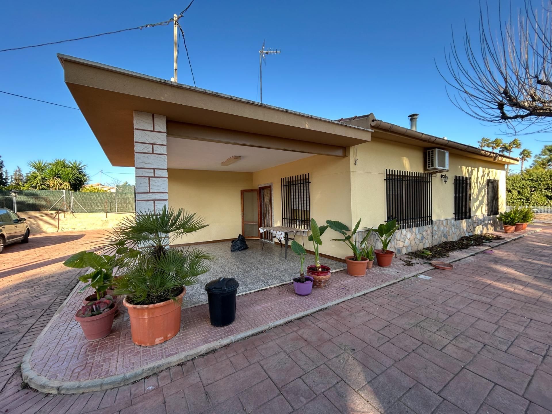 Exterior view of Country house for sale in Novelda  with Air Conditioner, Private garden and Storage room