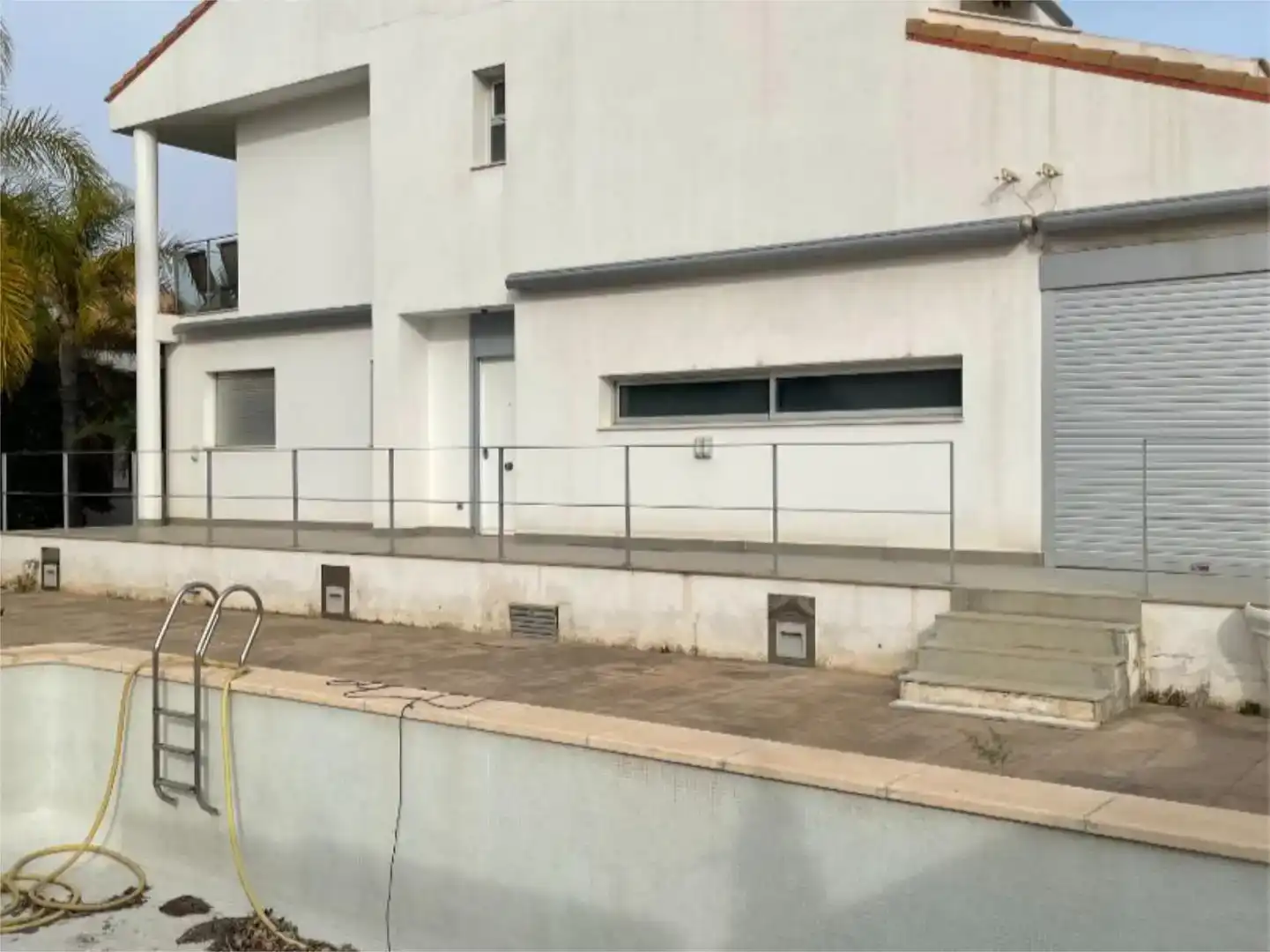 Vista exterior de Casa o xalet de lloguer en Sagunto / Sagunt amb Aire condicionat, Piscina i Balcó