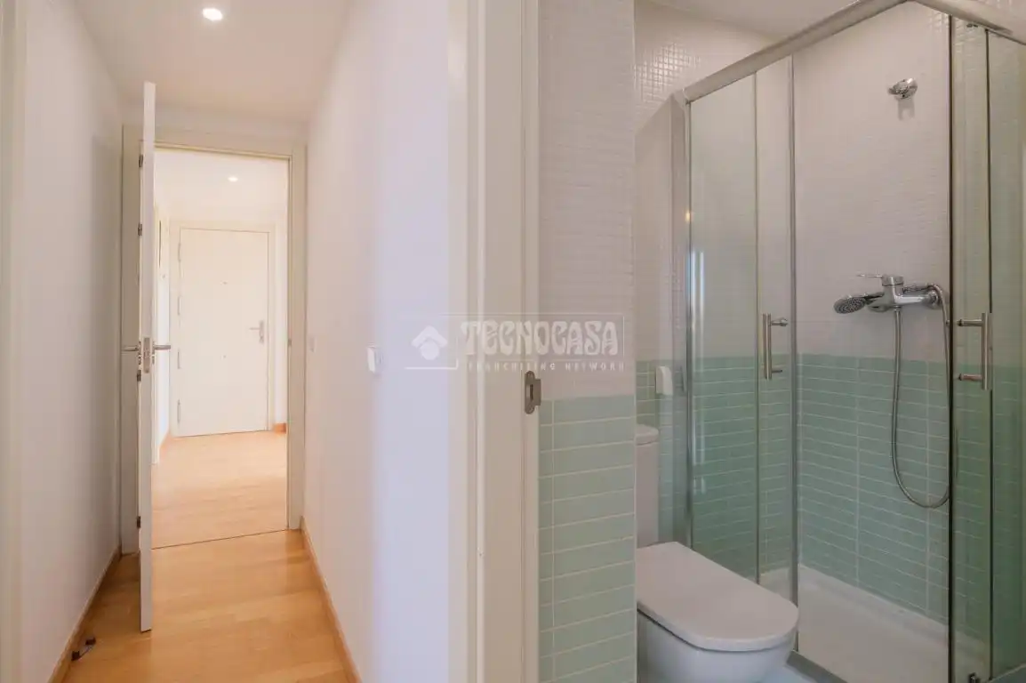 Badezimmer von Wohnung zum Verkauf in Arroyomolinos (Madrid) mit Klimaanlage, Heizung und Parkett