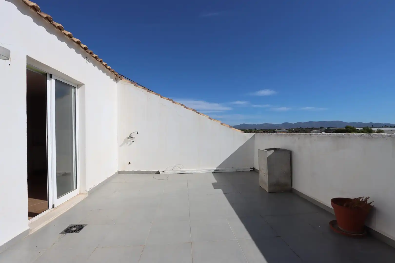 Terraza de Ático en venta en La Pobla de Vallbona con Calefacción, Terraza y Trastero