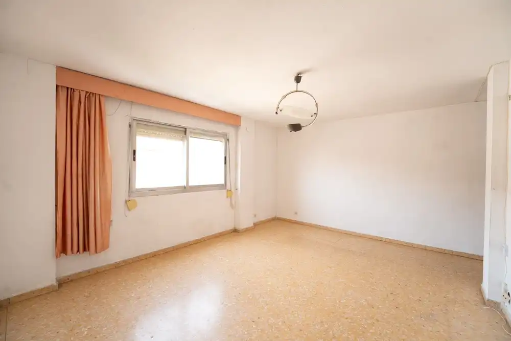 Habitación de Piso en venta en Valencia con Aire acondicionado y Calefacción