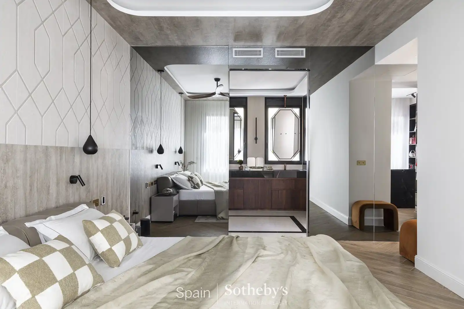 Bedroom of Attic for sale in Madrid  with Air Conditioner, Terrace and Storage room