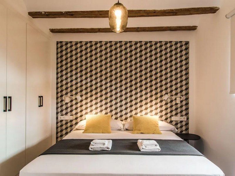 Dormitori de Pis de lloguer en  Toledo Capital amb Aire condicionat, Moblat i TV