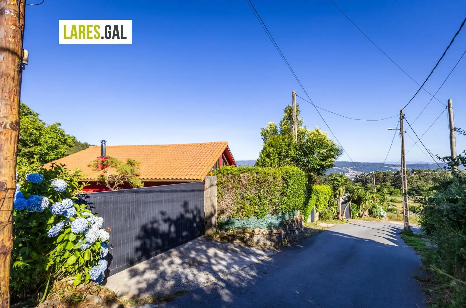 Vista exterior de Casa o xalet en venda en Moaña amb Calefacció, Piscina i Moblat