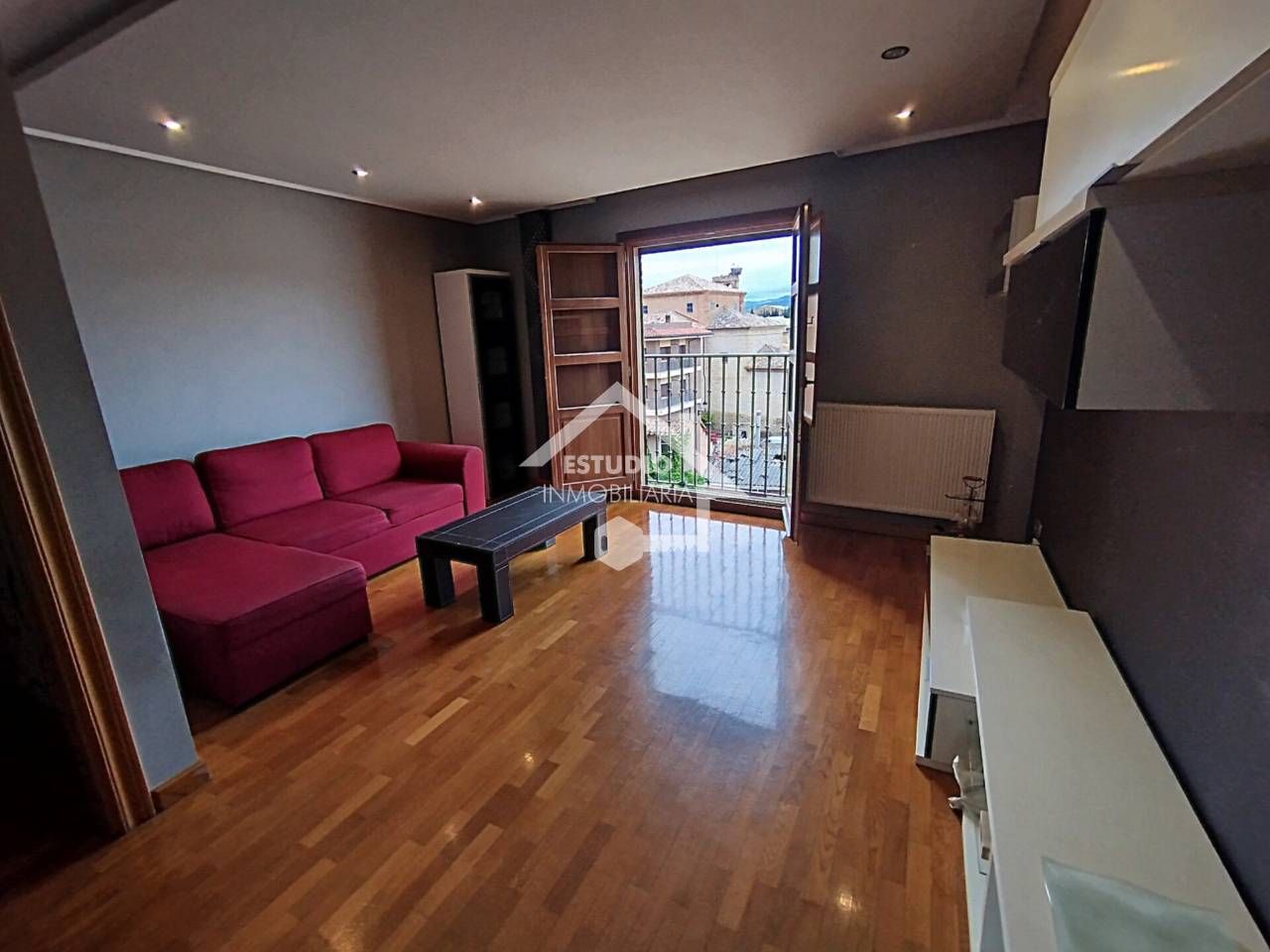 Sala d'estar de Dúplex en venda en Viana amb Calefacció i Balcó