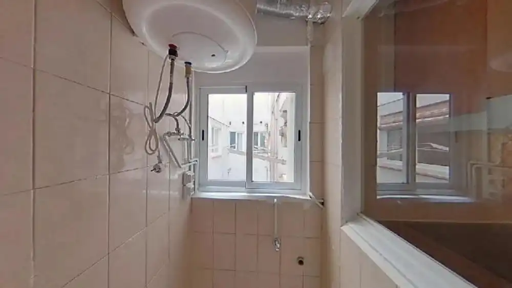 Bathroom of Flat for sale in Gavà