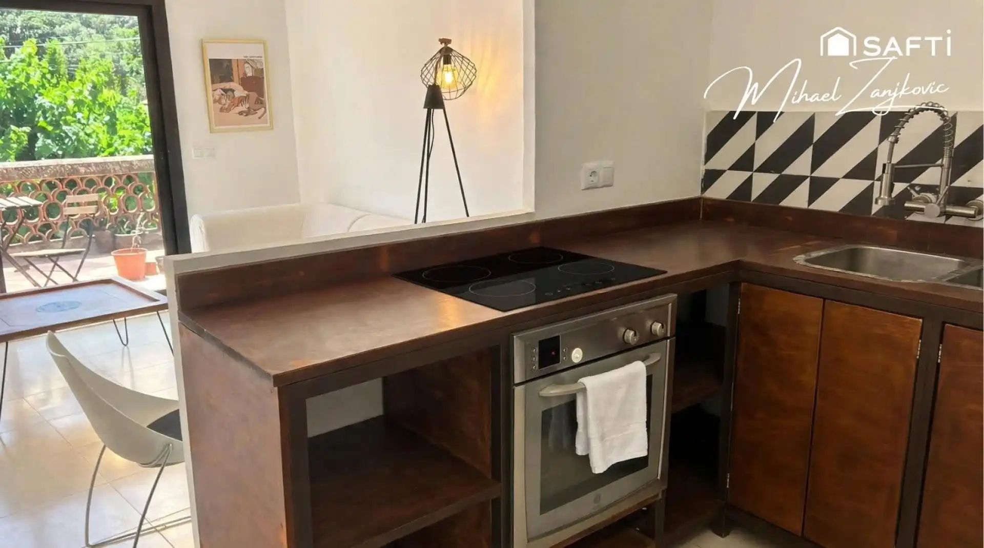 Cuina de Casa adosada en venda en Girona amb Aire condicionat, Calefacció i Terrassa