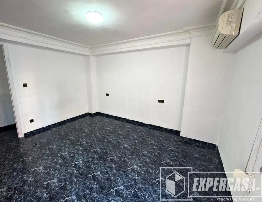 Flat for sale in Xirivella  with Air Conditioner and Heating