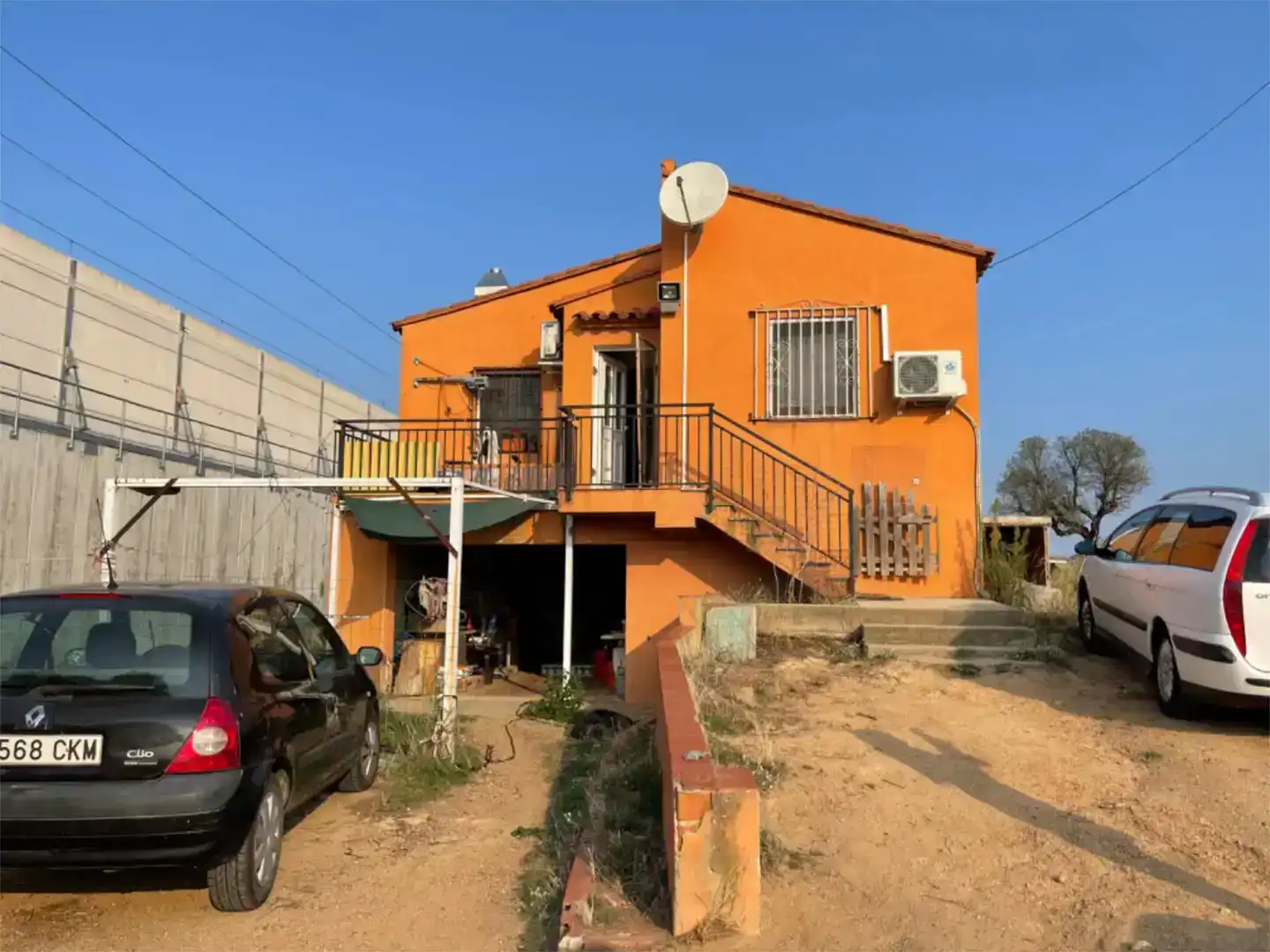 Vista exterior de Finca rústica en venda en Biure amb Jardí privat, Traster i Piscina