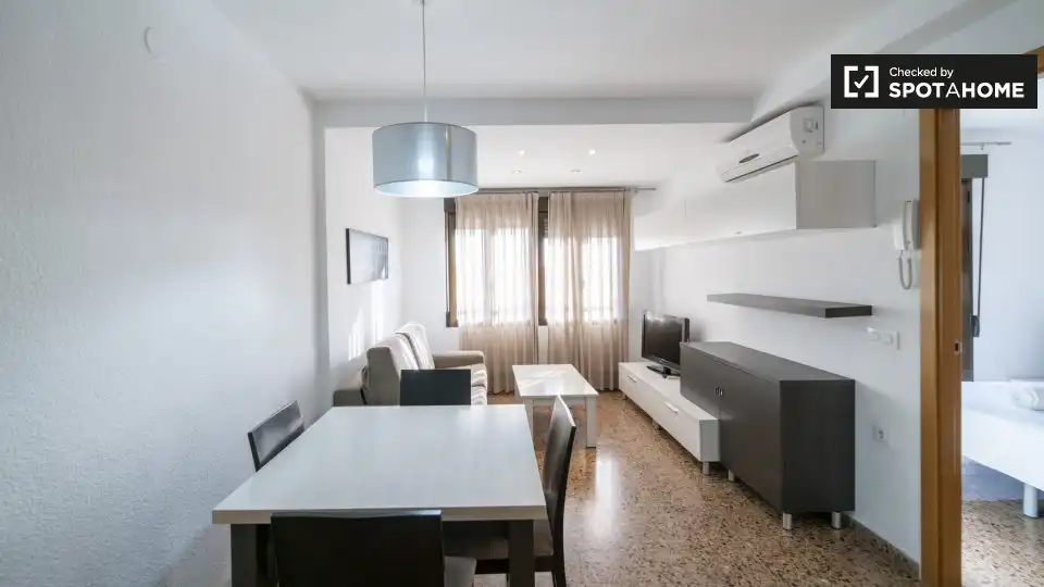Sala d'estar de Pis de lloguer en Valencia amb Aire condicionat, Calefacció i Moblat