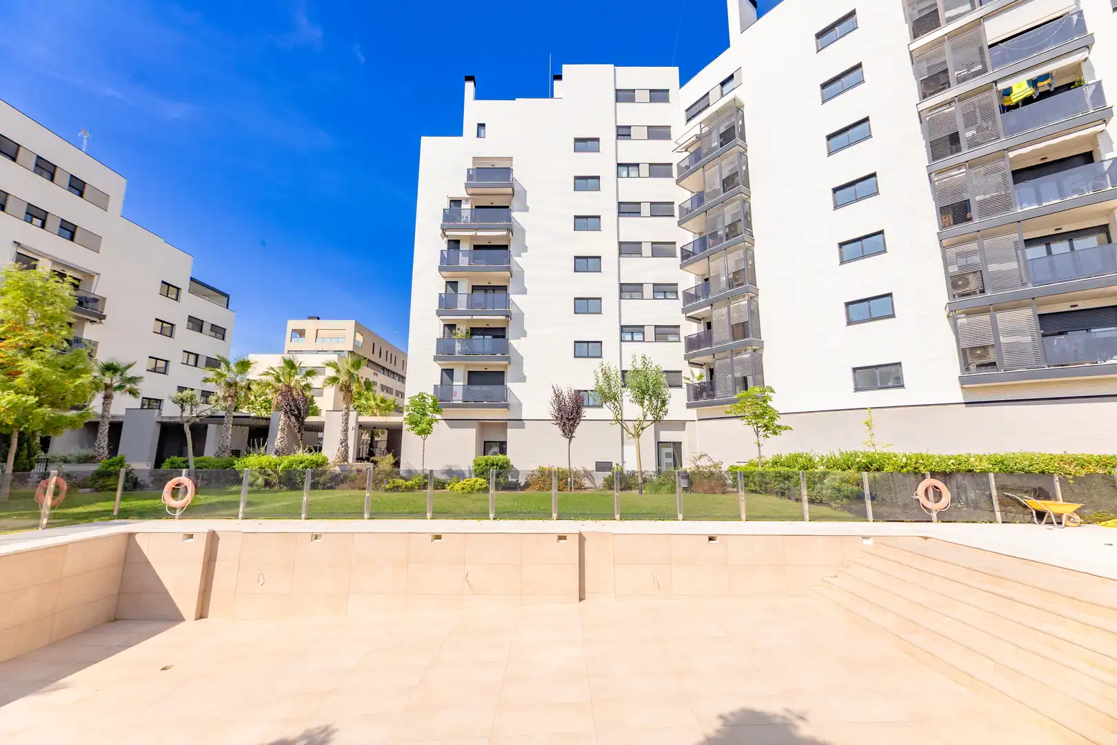 Vista exterior de Piso en venta en Valencia con Trastero, Piscina y Balcón