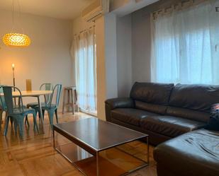 Sala d'estar de Apartament de lloguer en  Madrid Capital amb Aire condicionat