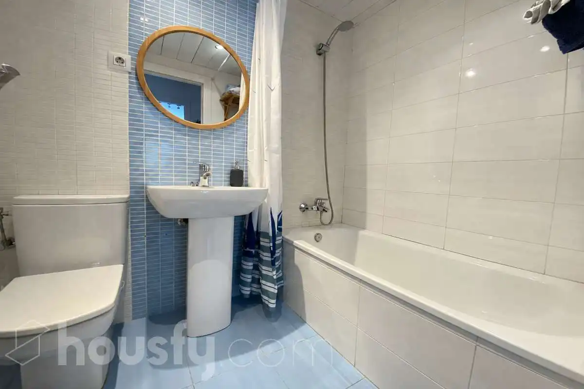 Bany de Pis en venda en Sant Adrià de Besòs amb Aire condicionat, Calefacció i Parquet