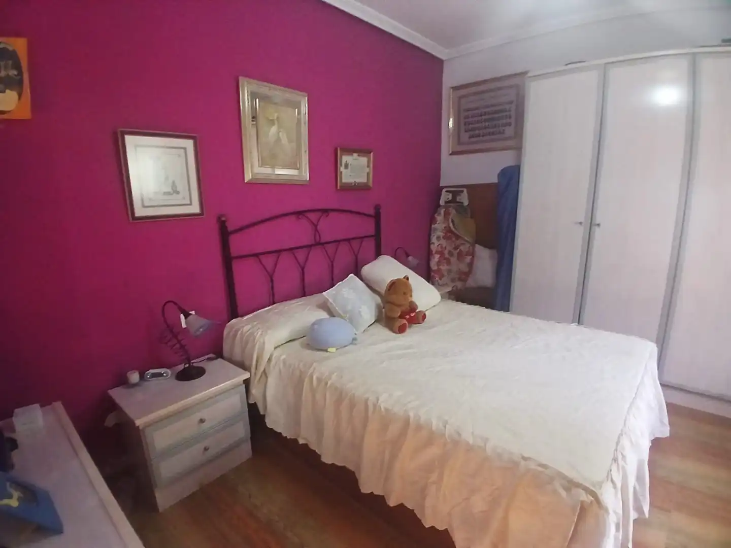 Dormitori de Casa o xalet en venda en Jaén amb Aire condicionat, Traster i Piscina