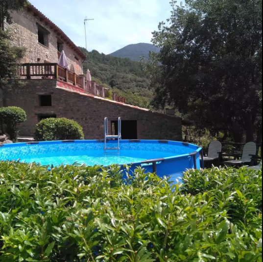 Piscina de Casa o xalet en venda en Sales de Llierca amb Calefacció, Jardí privat i Terrassa