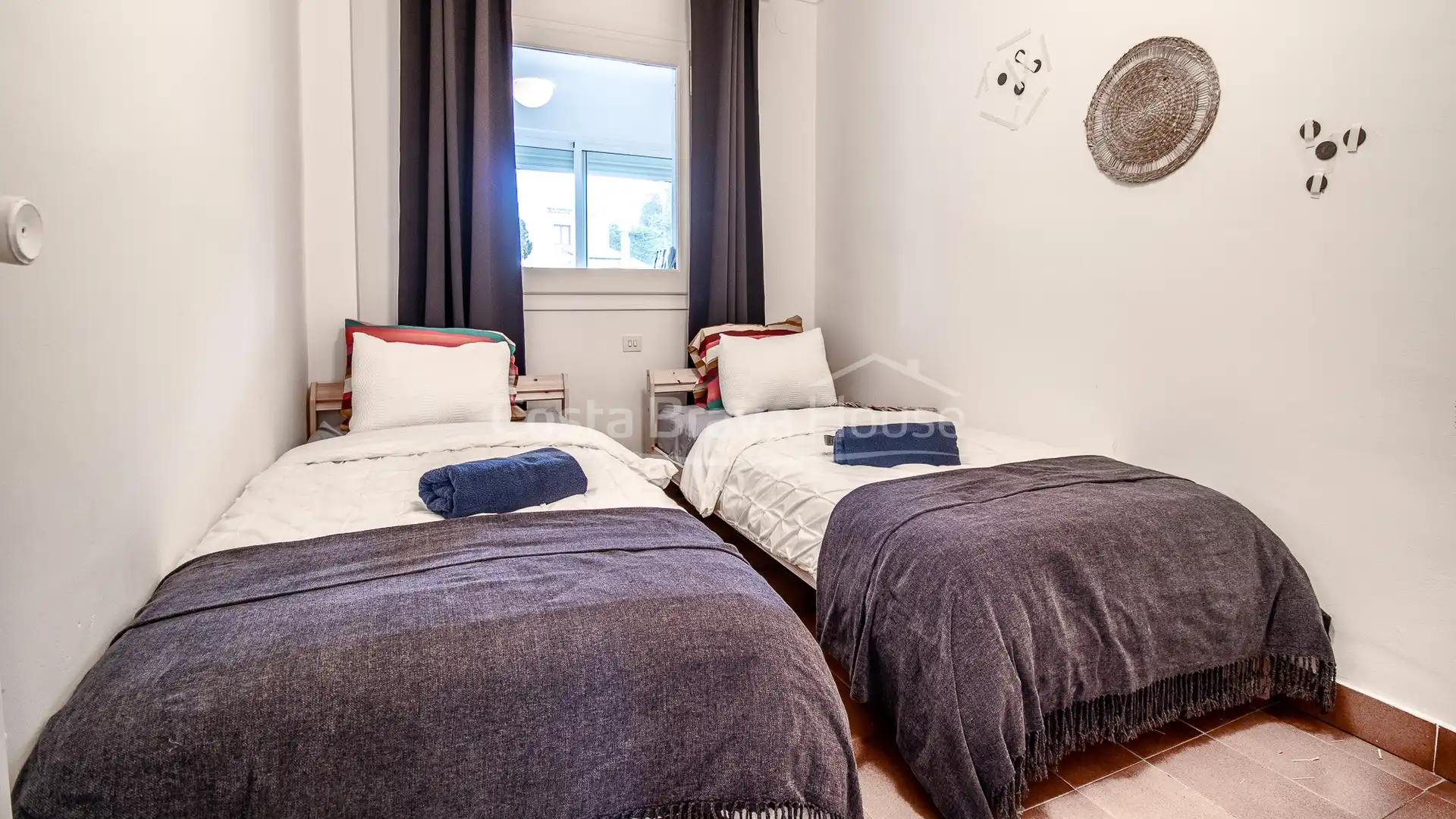 Schlafzimmer von Wohnungen zum Verkauf in Begur mit Heizung, Möbliert und Ofen