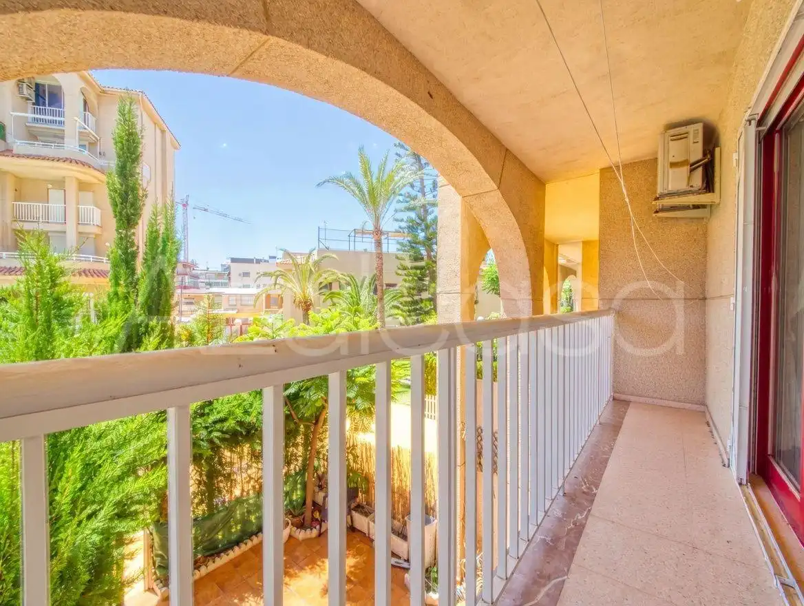 Terrasse von Maisonette zum Verkauf in El Campello mit Klimaanlage, Abstellraum und Gemeinschaftspool