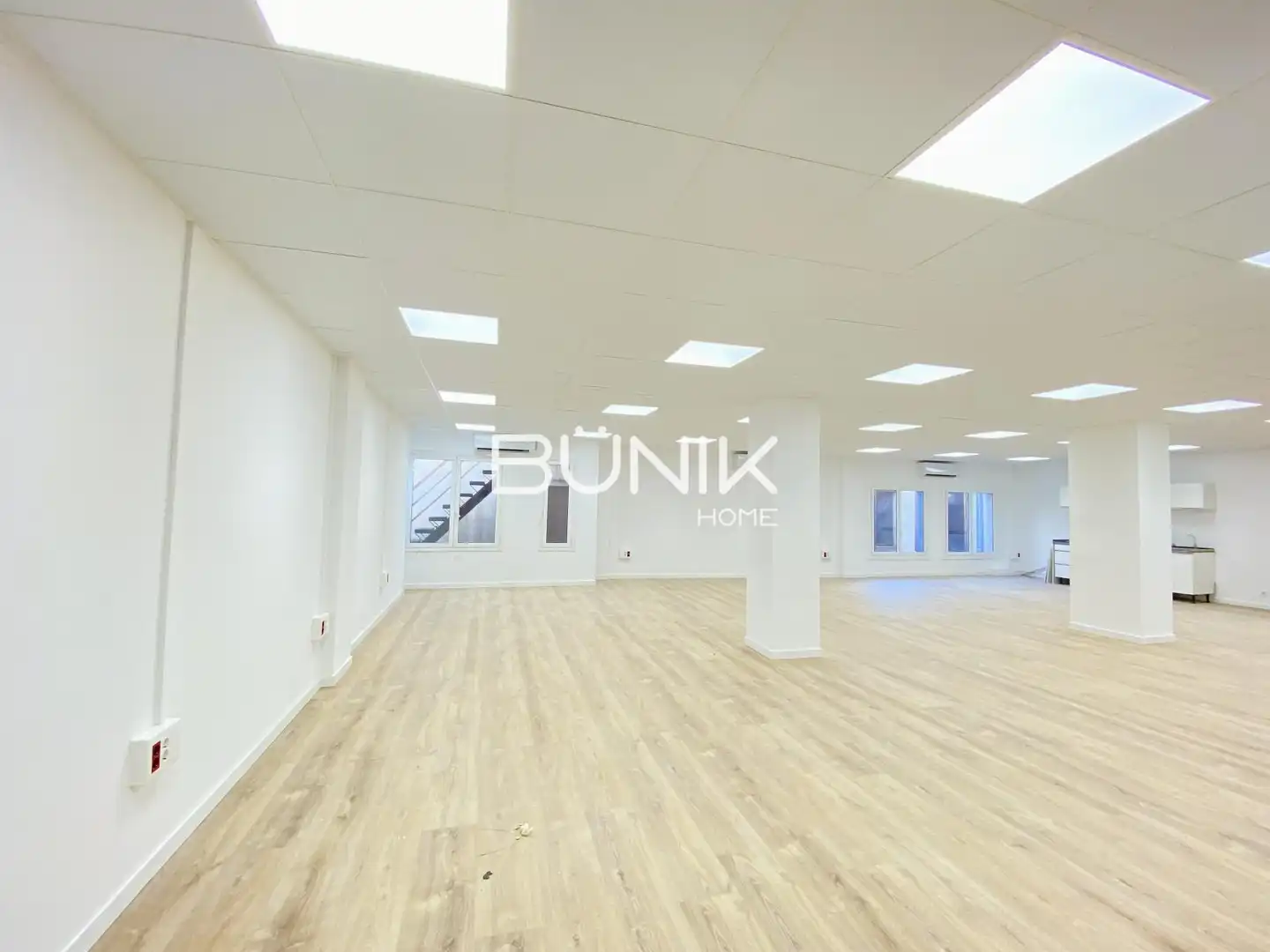 Office for rent in Barcelona  with Air Conditioner