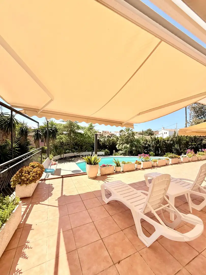 Terrasse von Haus oder Chalet zum Verkauf in Calafell mit Klimaanlage, Heizung und Privatgarten
