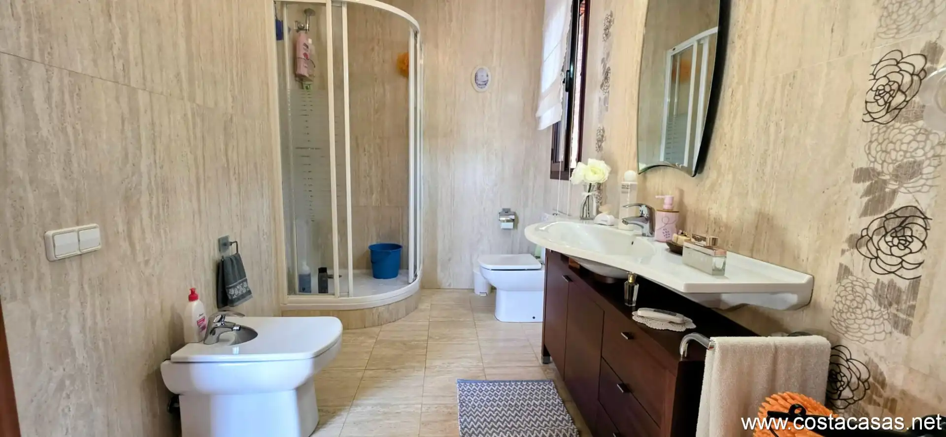 Baño de Casa o chalet en venta en Castellví de Rosanes con Calefacción, Jardín privado y Terraza