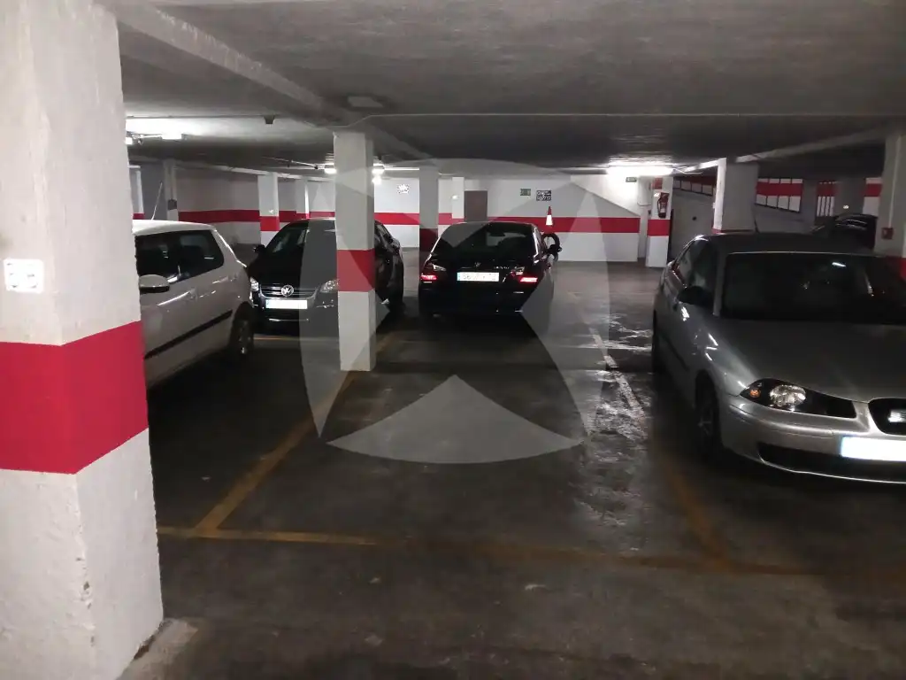 Garatge de lloguer a Plaza de Antonio Zoido Diaz, Maria Auxiliadora - Barriada de Llera
