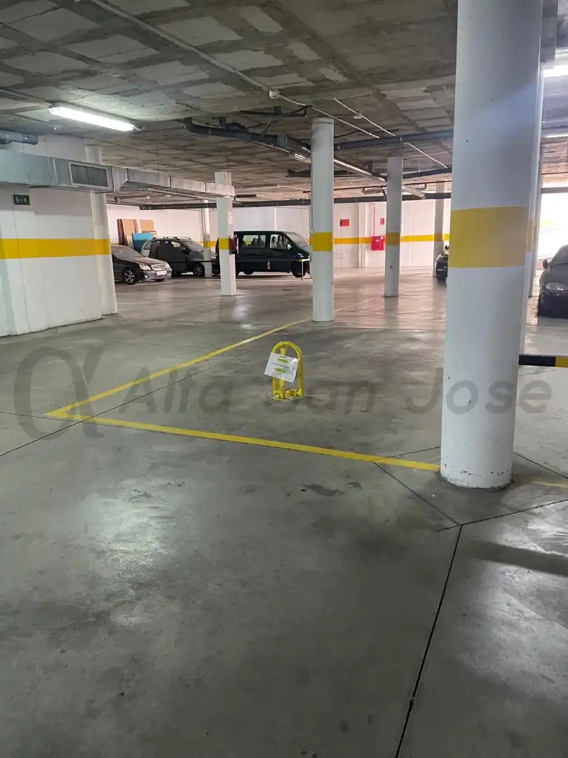 Parking of Garage for rent in La Rinconada