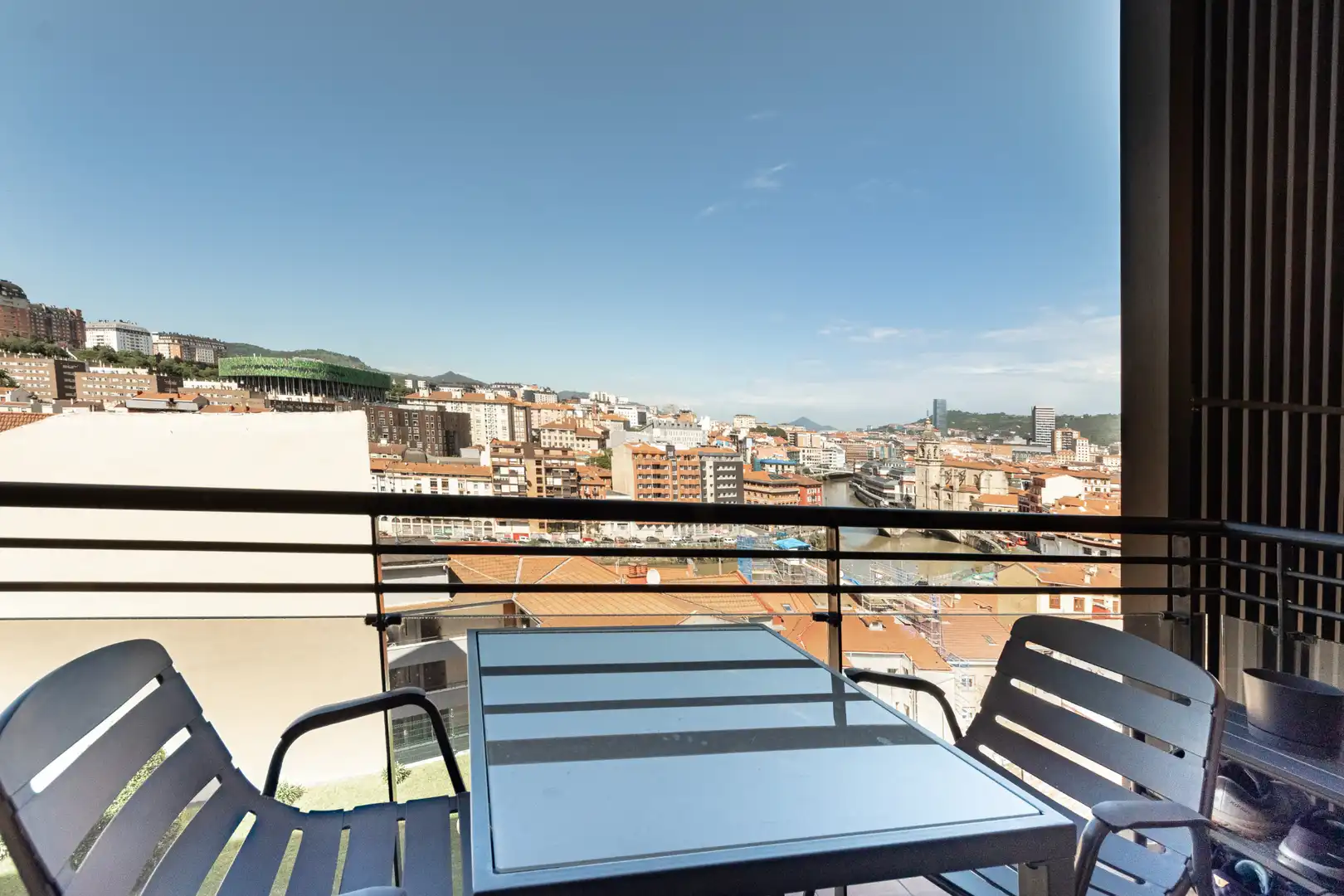 Terraza de Piso en venta en Bilbao  con Calefacción, Trastero y Amueblado