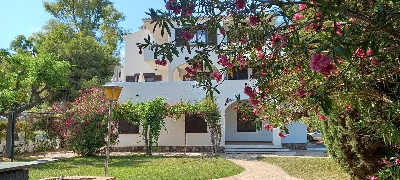 Vista exterior de Edificio en venta en Mont-roig del Camp