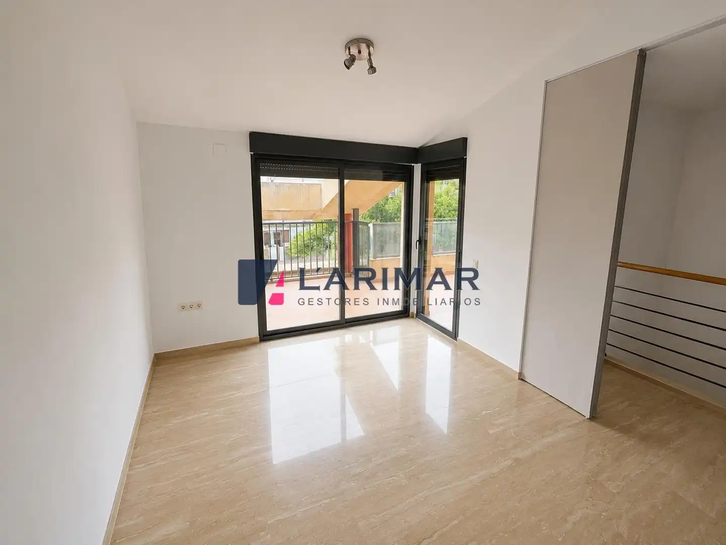 Dormitori de Casa adosada de lloguer en Alicante / Alacant amb Aire condicionat, Calefacció i Jardí privat