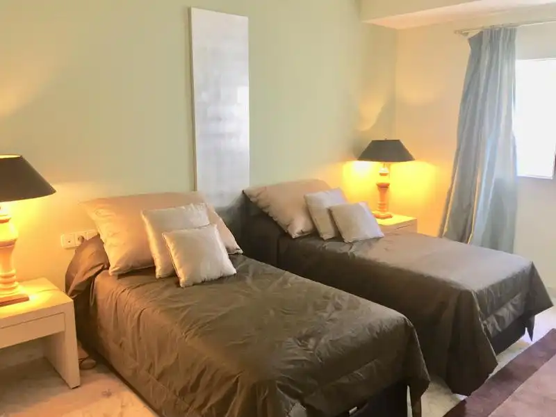 Habitación de Ático en venta en Marbella con Aire acondicionado, Terraza y Trastero