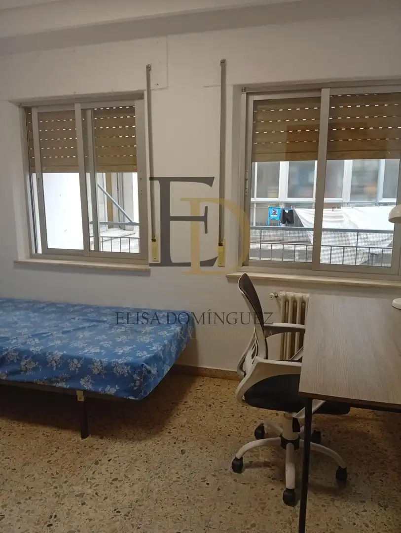 Habitación de Piso de alquiler en Salamanca con Calefacción, Amueblado y Balcón