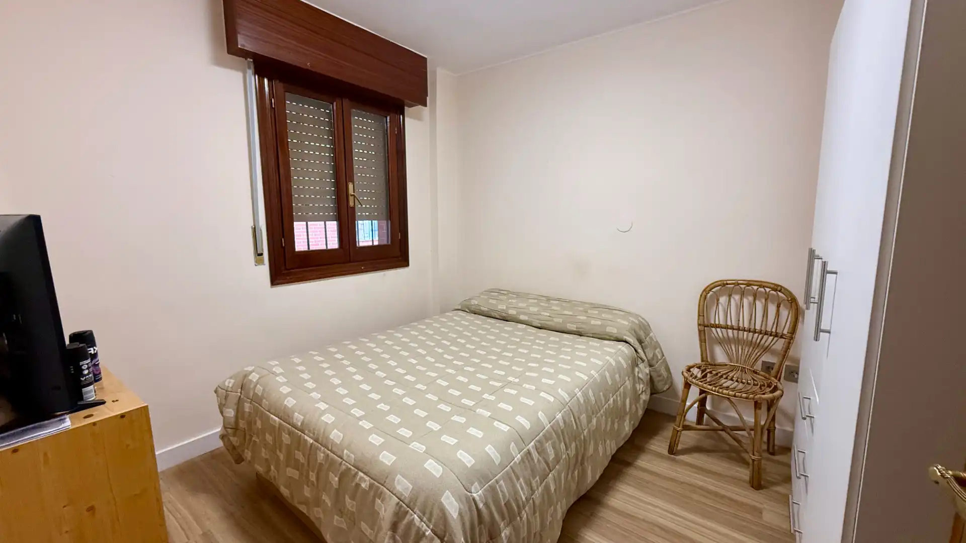 Bedroom of Flat for sale in Barakaldo   with Furnished