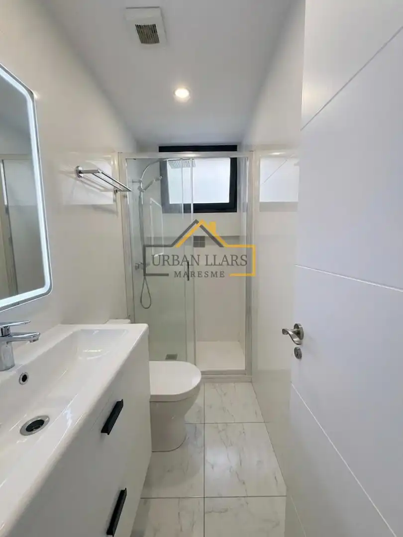 Baño de Piso en venta en Mataró con Aire acondicionado y Balcón