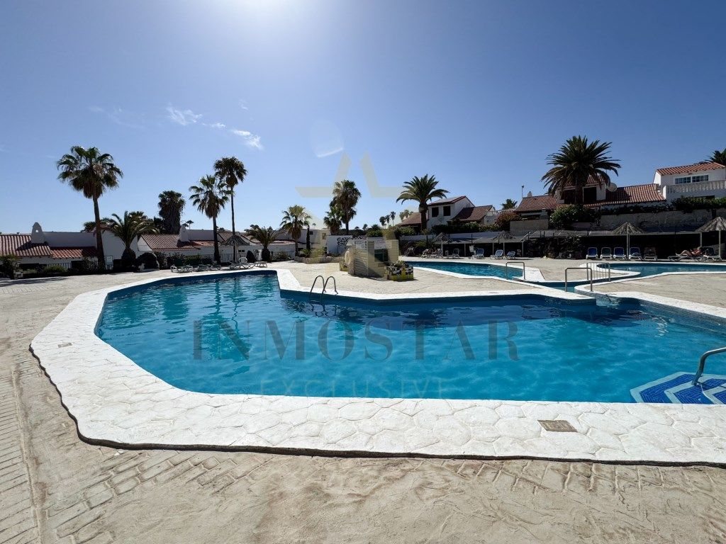 Exterior view of Single-family semi-detached for sale in San Miguel de Abona  with Air Conditioner, Private garden and Terrace