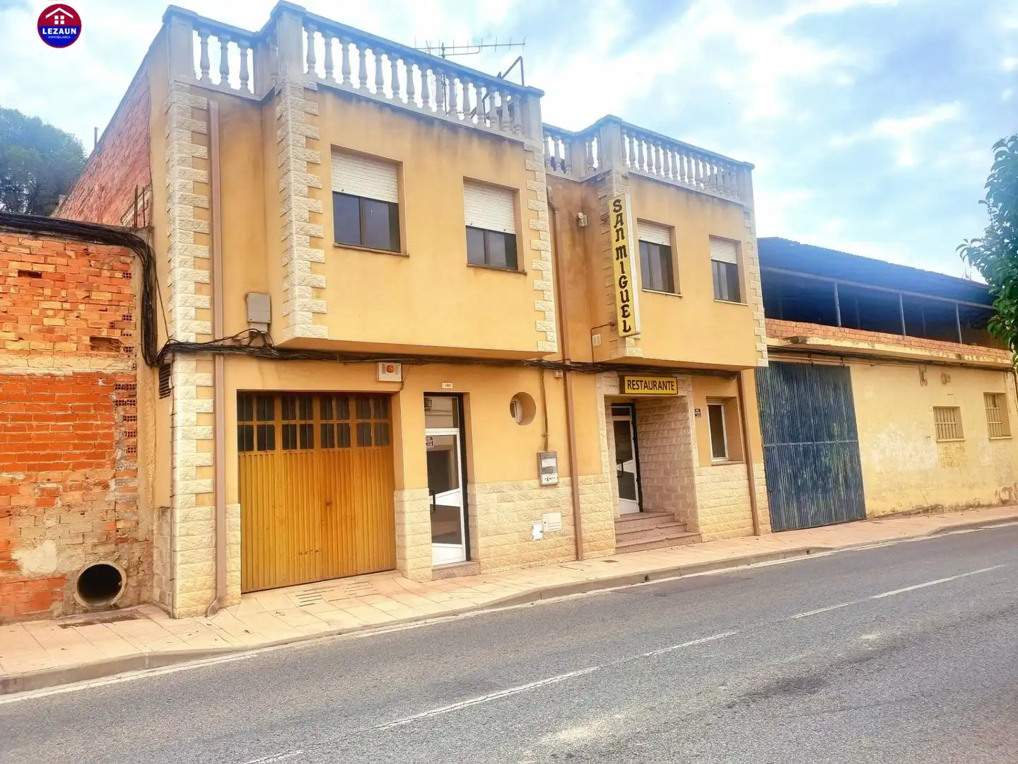 Vista exterior de Edificio en venta en Andosilla